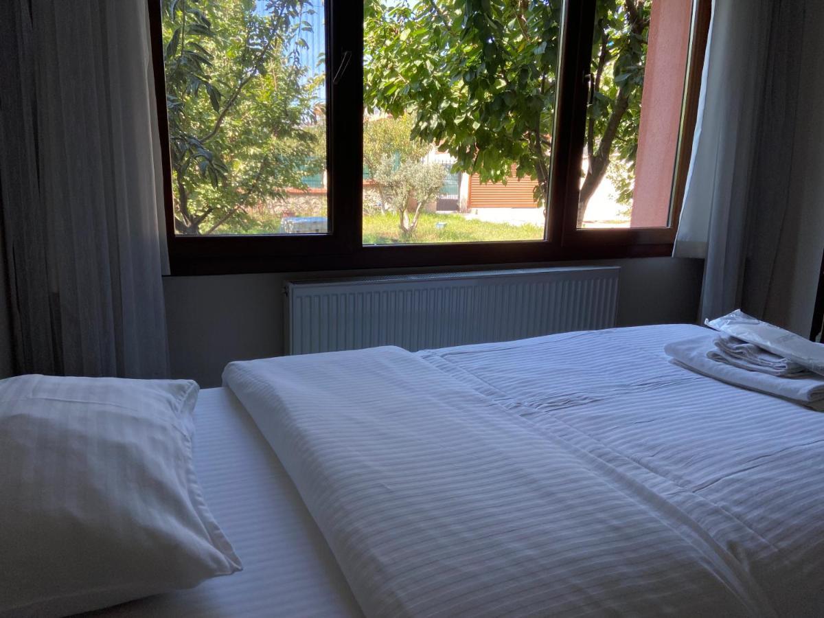Doga Villa Guest House บูยูกเชกเมเช ภายนอก รูปภาพ